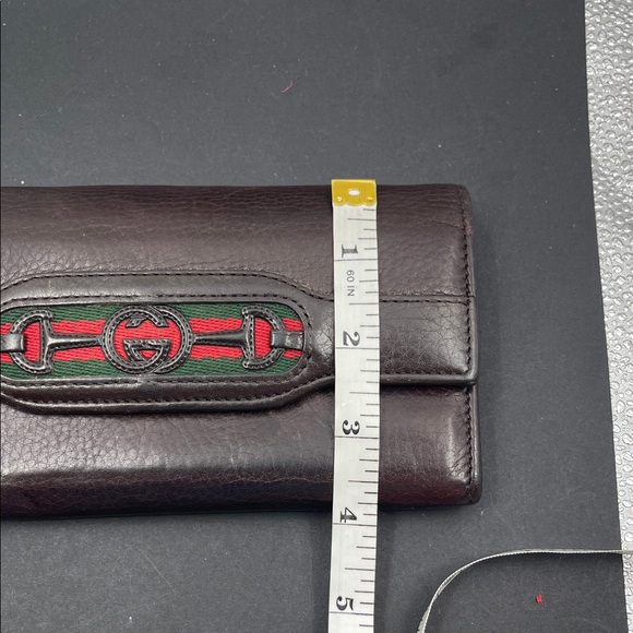 2.8.26 Vintage Gucci Black Soft Leather Wallet with Horse-bit Accents - Picture 3 of 15